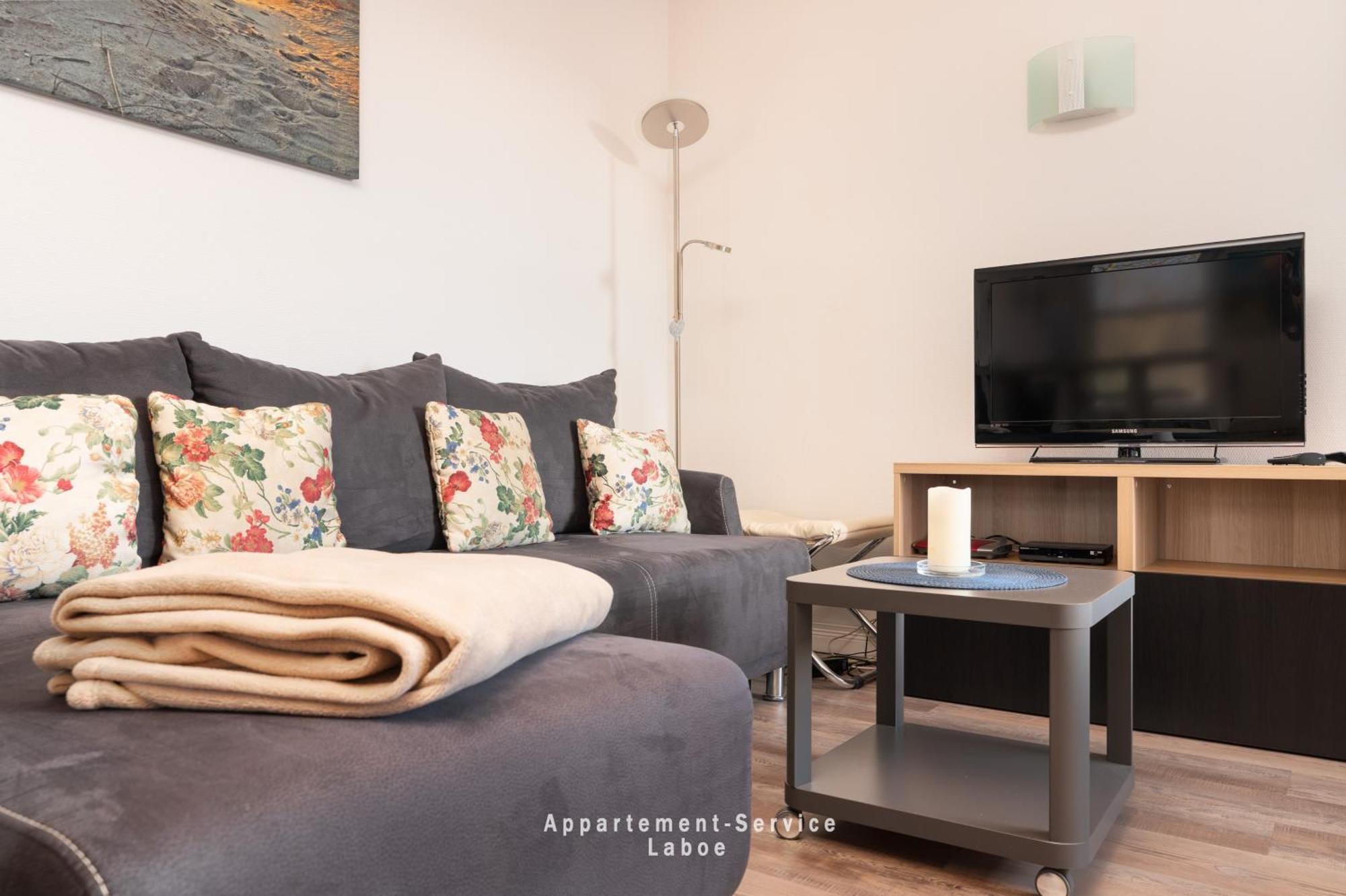 Ferienwohnung Hafenresidenz - Seitlicher Blick über Hafen und Kieler Förde Laboe Exterior foto