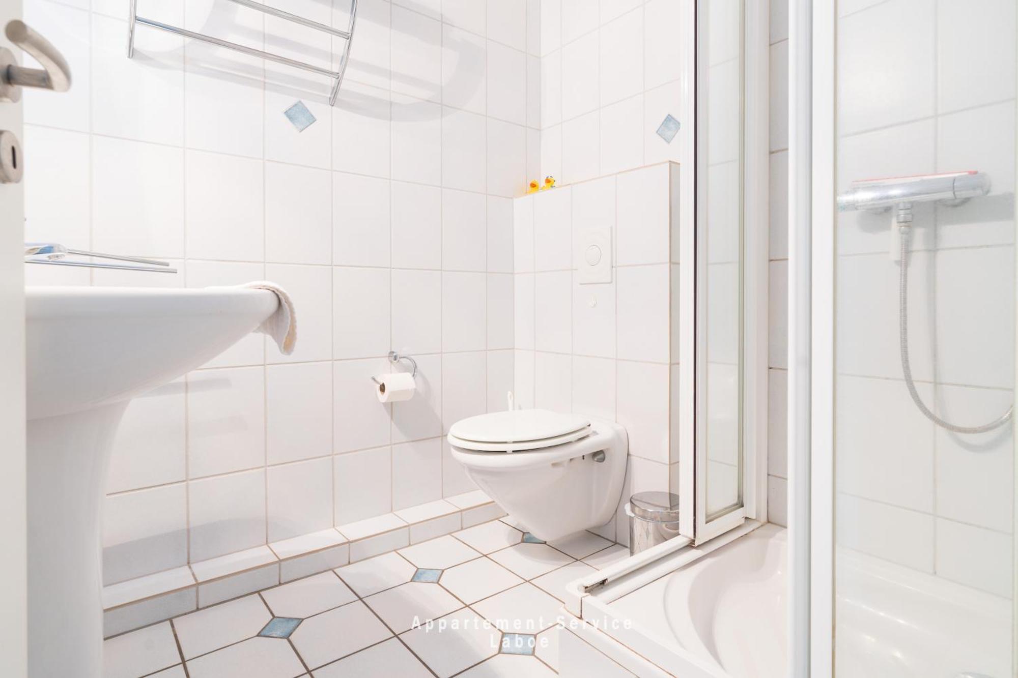 Ferienwohnung Hafenresidenz - Seitlicher Blick über Hafen und Kieler Förde Laboe Exterior foto